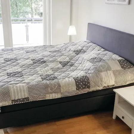 Studio In Warwerort Apartment
